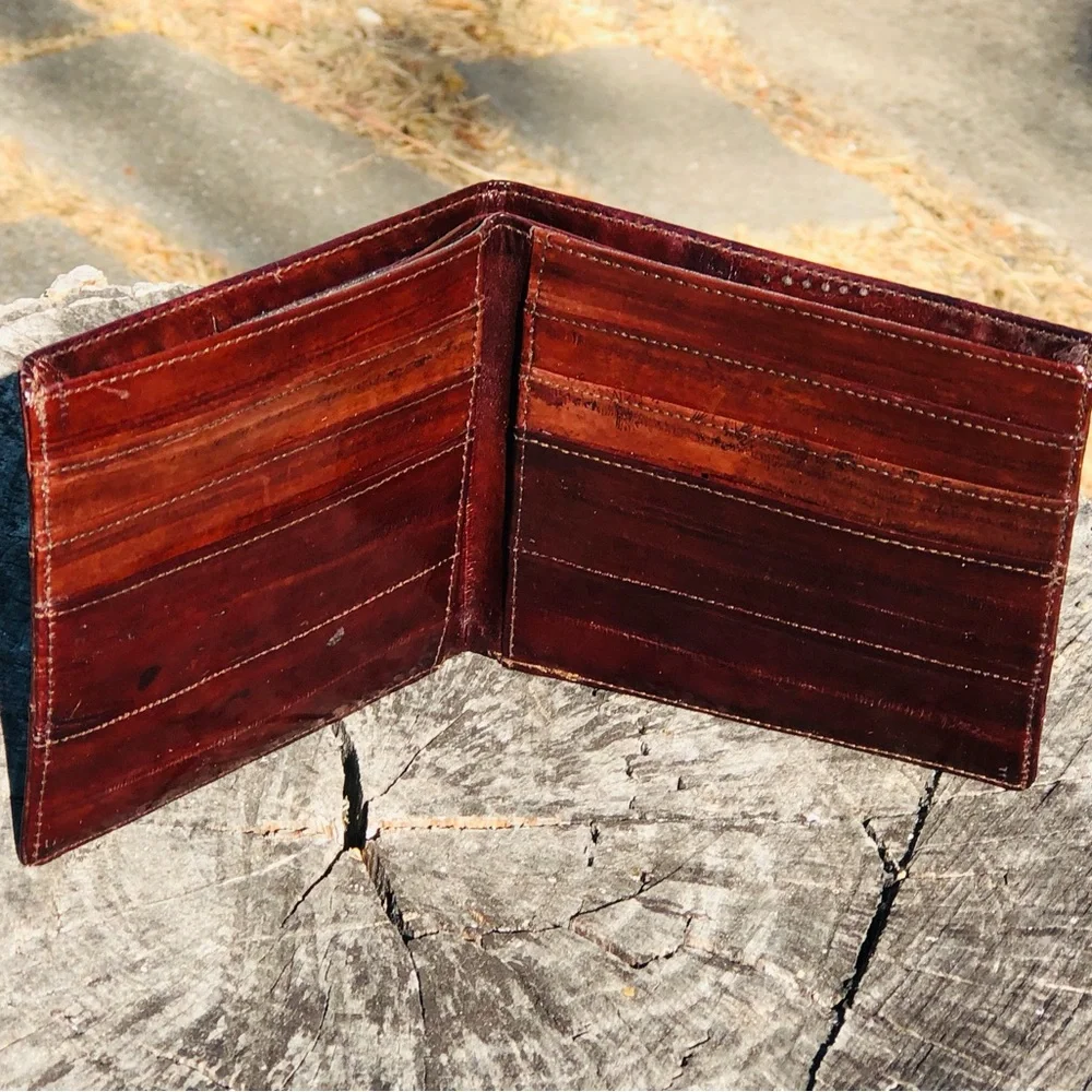 Men's Eel Leather Bifold Wallet in Brown